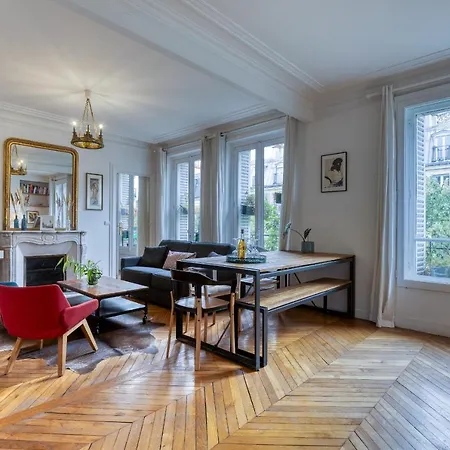 Dans Les Arbres A Montmartre 4* Paris