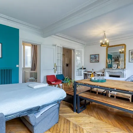 Bed & Breakfast Dans Les Arbres A Montmartre Paris