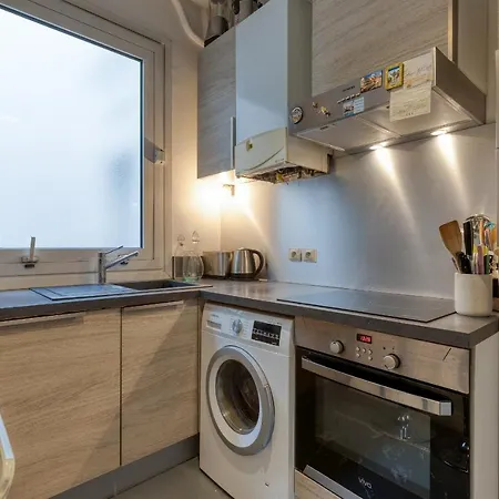 Bed & Breakfast Dans Les Arbres A Montmartre Parigi